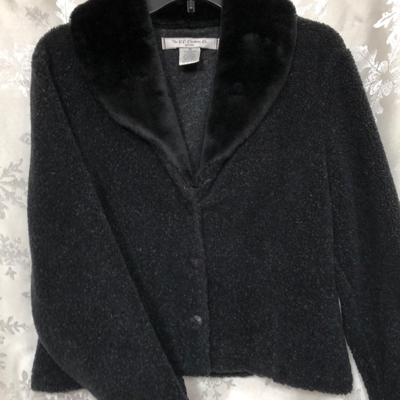 BC CLOTHING COMPANY PETlTE FLEECE DRESS JACKET WITH FAUX FUR COLLAR - Picture 4 of 11